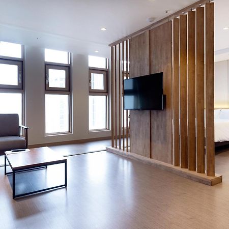 The First Stay Hotel Сеул Екстериор снимка