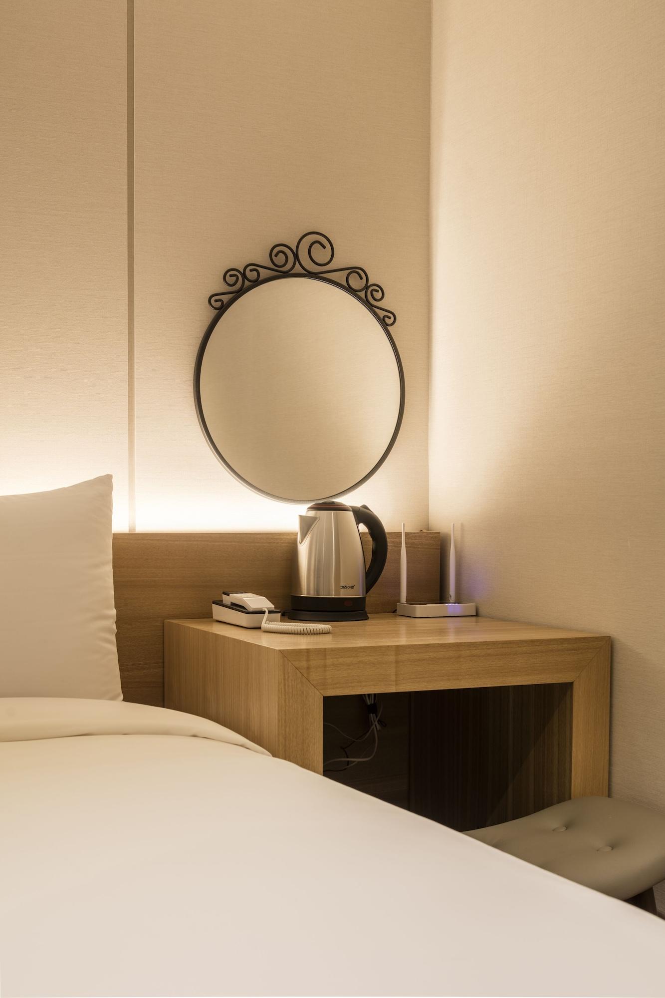 The First Stay Hotel Сеул Екстериор снимка